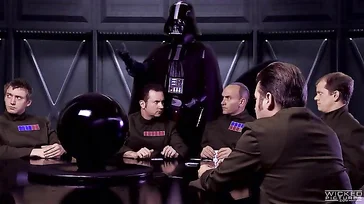 Ojo con la versión porno de Star Wars, como la chupa la guarra Leia