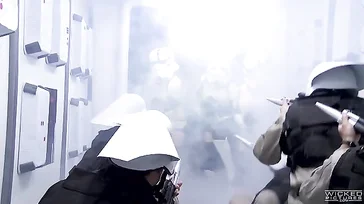 Ojo con la versión porno de Star Wars, como la chupa la guarra Leia
