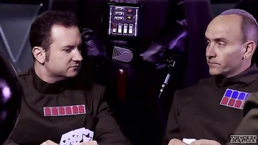 Ojo con la versión porno de Star Wars, como la chupa la guarra Leia