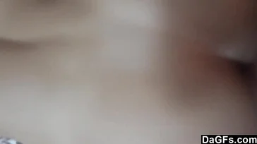 Conoce a la madura en el gimnasio y se la folla a pelo..