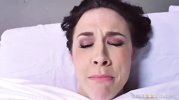 Die beiden Freunde gehen zur Massage und werden am Ende gefickt, was für schmutzige Dinge