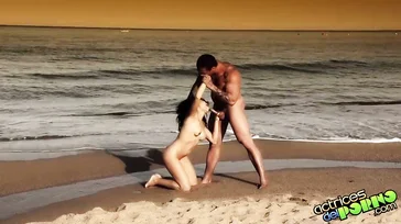 Rob Diesel gives Lara Tinelli a tremendous fuck on the beach