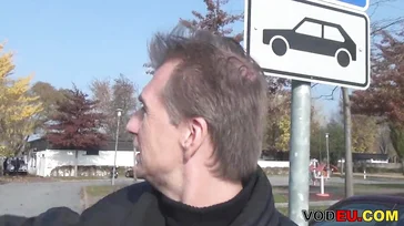 Sexe avec la milf espagnole Salma de Nora dans un terrain vague