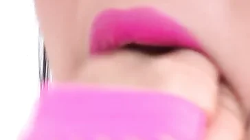 Asa Akira más colorida que nunca, pero tan zorra como siempre..