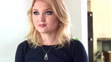 A bunda da Dakota Skye leva um bom pau, que anal!