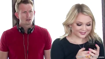 A bunda da Dakota Skye leva um bom pau, que anal!