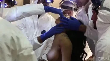 Gli scienziati si scopano la sgualdrina asiatica Asa Akira