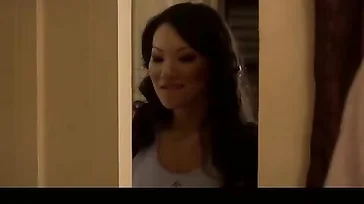 The Asian masseuse does her job very well, what a fuck!