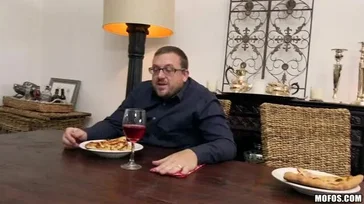 Scheiße! Die neue Freundin meines Vaters ist so hübsch, was für ein toller Körper!