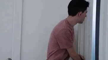 Mamá se puso a tontear con mi novio, es una buena zorra..