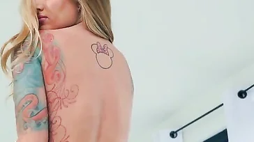 Teagan Presley va al masajista pero sale bien follada por él..