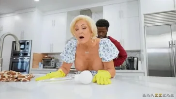 Como a tia da minha namorada fode bem aos 68 anos