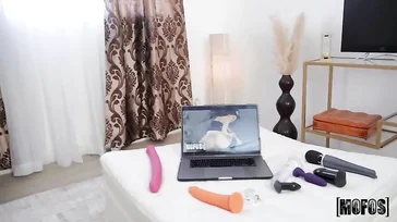 Esse garoto está deixando minha bunda muito bonita