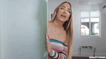 Pillo a mi novia con algo que yo no sabía que guardaba