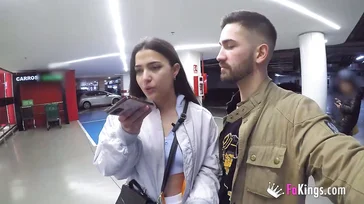 Mi novia va al centro comercial y se pone cachonda
