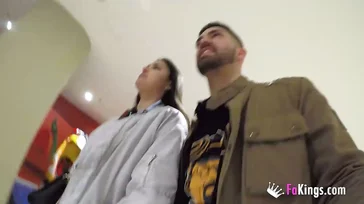 Mi novia va al centro comercial y se pone cachonda