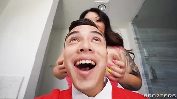Meu sobrinho é muito tímido, mas vou consertá-lo
