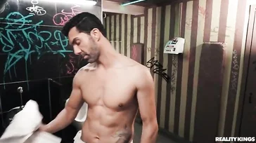 La discoteca da para mucho, se folla si eres un poco atrevida