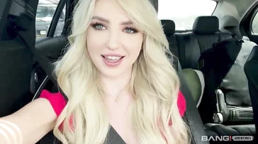Blondine mit kleinen Titten bekommt es überall hin