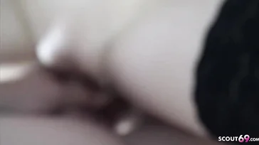 Was für eine Schlampe ist diese Deutsche, sie isst sie zwei nach zwei.