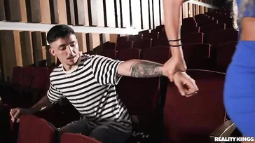Der Film ist langweilig, es muss ein spanischer sein