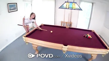 Tapfere Närrin, es war sehr schwer für sie, beim Billard zu gewinnen, und wissen Sie ...