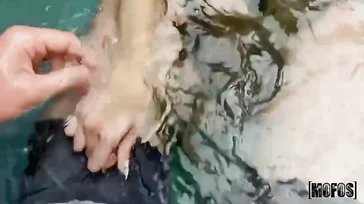 Meine Cousine kam hierher und fühlte sich sehr heiß, sie will Dampf ablassen