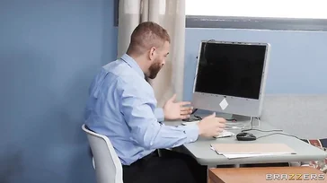 O que acontece neste escritório é muito estranho, mas eles saem felizes