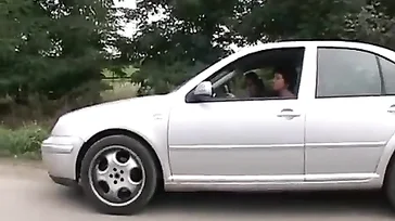 Oma ergattert den Preis ihres Lebens, obwohl ihr Auto eine Panne hat