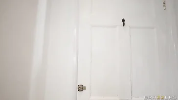 Essa garota italiana está pronta para o melhor, dois bons paus!
