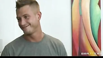 Zwei reife geschiedene Frauen beenden den Tag sehr glücklich