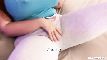 La gorda es increíble, se pone chorrear como una perra al ver polla