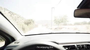 Ich bitte meinen Freund, das Auto anzuhalten, er muss mich sofort ficken