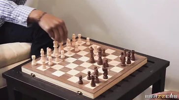 Con quelle tette grandi non riesco a concentrarmi sul gioco