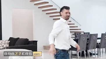 Minha irmã é muito gostosa, ela deveria parar de esfregar e me foder
