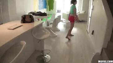 Wenn du mir hilfst, das Haus zu streichen, gebe ich dir einen Analsex