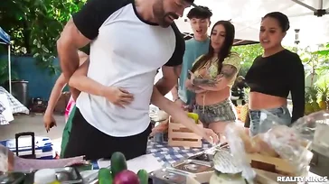 Concurso de cachorro-quente termina em frenesi