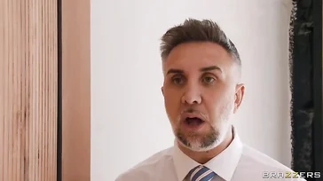 Mein Chef ist ein Schatz und fickt wie ein Engel, er macht mich verrückt