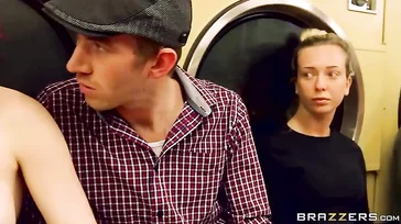 Dans la lessive, « baiser » ne signifie pas le faire dans la machine