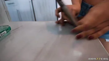 Erzähl deiner Schwester nicht, was passiert ist, okay?