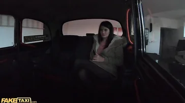 Ele confessa ao taxista que não tem um único euro consigo
