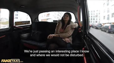 Ele confessa ao taxista que não tem um único euro consigo
