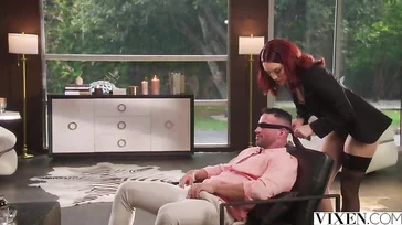 Eu sou ruiva com uma buceta gostosa e enorme