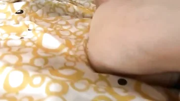 Ama de casa se termina follando al vecino con los tacones
