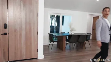 O agente imobiliário nos oferece um plano irresistível