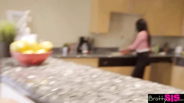 Mia madre mi ha quasi beccata mentre scopavo con il mio ragazzo, che perversione!
