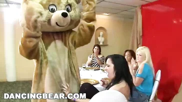 Estas mujeres son demasiado peligrosas si van en grupo