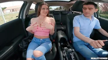 Jordi bringt dieser MILF bei, was er am besten kann