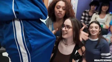 ¡Comienzan las clases en la universidad y el despiporre!