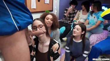 ¡Comienzan las clases en la universidad y el despiporre!